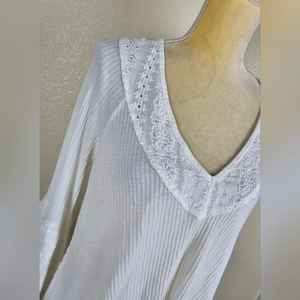 Free People Parisian Nights Bell Sleeve Eyelet Knit Long Sleeve Top sz S